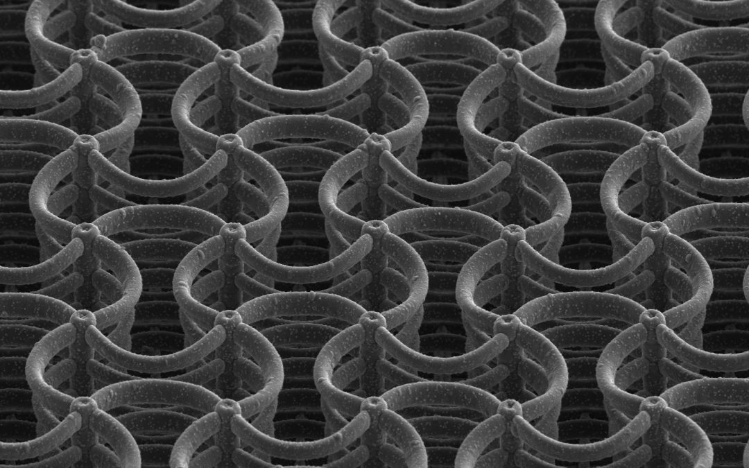 Electrochemically reconfigurable architected materials